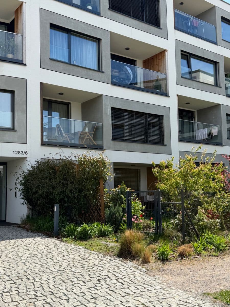 Prodej bytu 2+kk 40 m², Dostalové, Praha, Praha Prodej bytu 2+kk 40 m², Dostalové, Praha, Praha