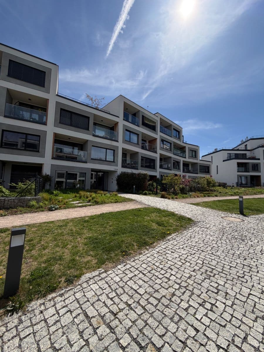 Prodej bytu 2+kk 40 m², Dostalové, Praha, Praha Prodej bytu 2+kk 40 m², Dostalové, Praha, Praha