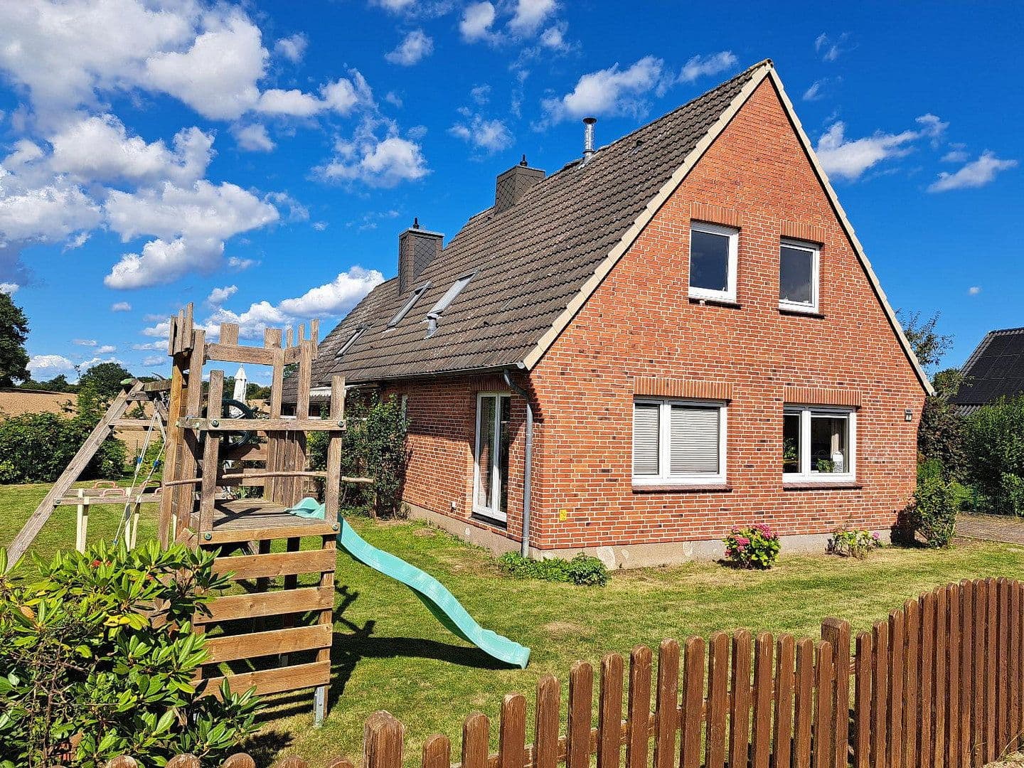 Prodej domu 104 m², pozemek 287 m², Quarnbek, Šlesvicko-Holštýnsko Prodej domu 104 m², pozemek 287 m², Quarnbek, Šlesvicko-Holštýnsko