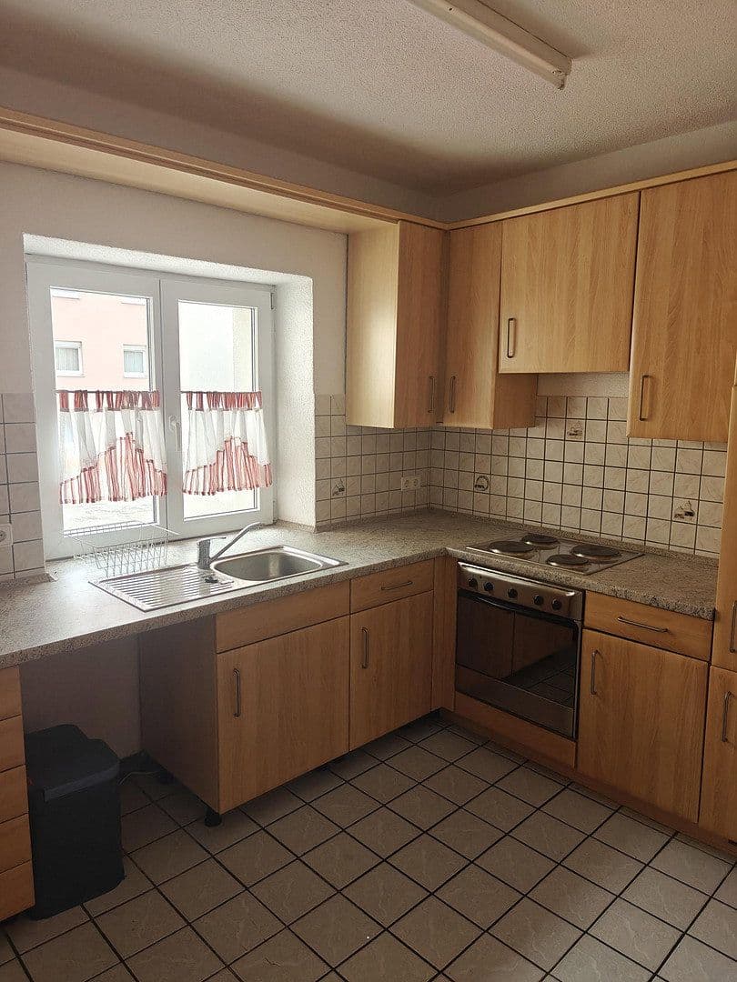 Pronájem kanceláře 240 m², Anbacherstr. 26, Gunzenhausen, Bavorsko Pronájem kanceláře 240 m², Anbacherstr. 26, Gunzenhausen, Bavorsko