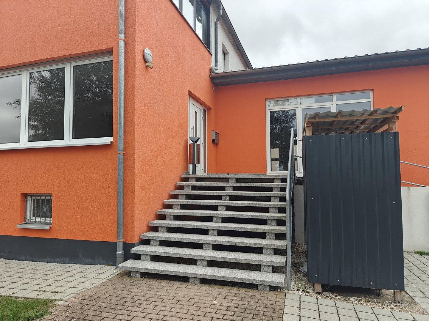 Pronájem kanceláře 240 m², Anbacherstr. 26, Gunzenhausen, Bavorsko Pronájem kanceláře 240 m², Anbacherstr. 26, Gunzenhausen, Bavorsko