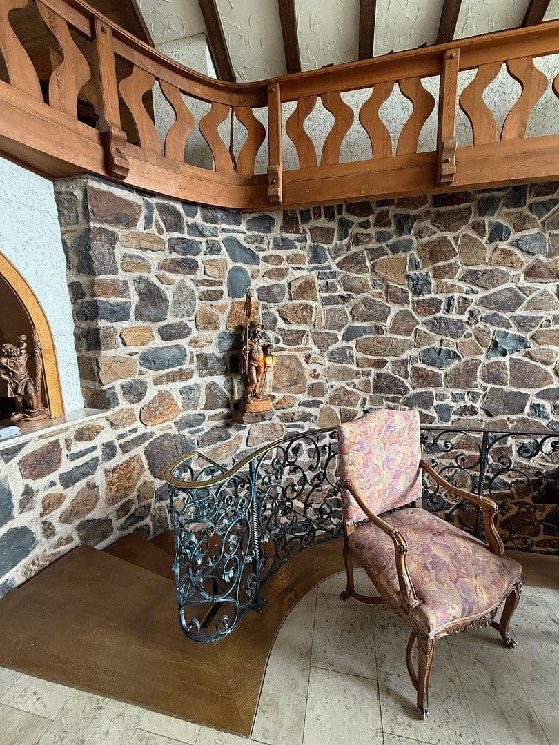 Prodej domu 478 m², pozemek 1.827 m², Neuhof, Hessen Prodej domu 478 m², pozemek 1.827 m², Neuhof, Hessen