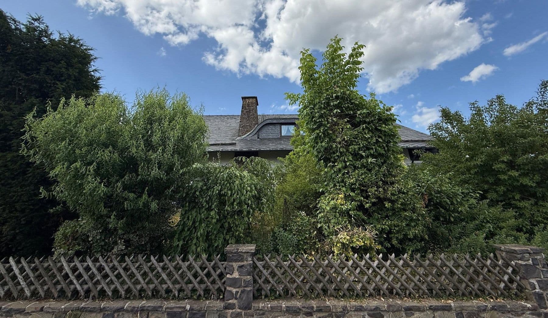 Prodej domu 478 m², pozemek 1.827 m², Neuhof, Hessen Prodej domu 478 m², pozemek 1.827 m², Neuhof, Hessen