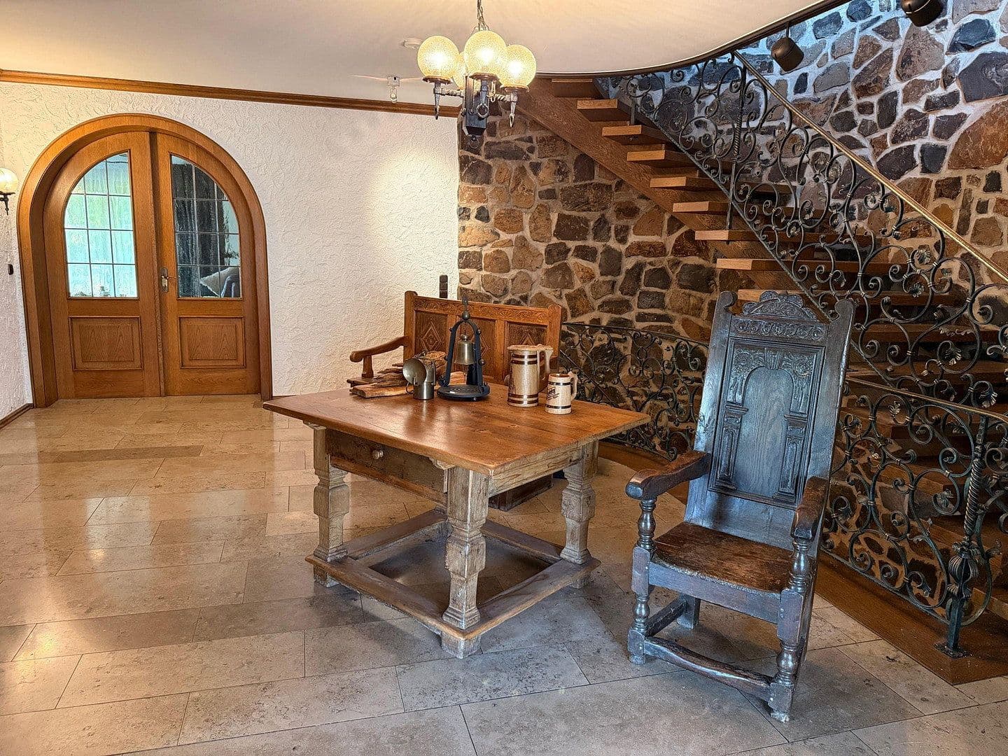 Prodej domu 478 m², pozemek 1.827 m², Neuhof, Hessen Prodej domu 478 m², pozemek 1.827 m², Neuhof, Hessen