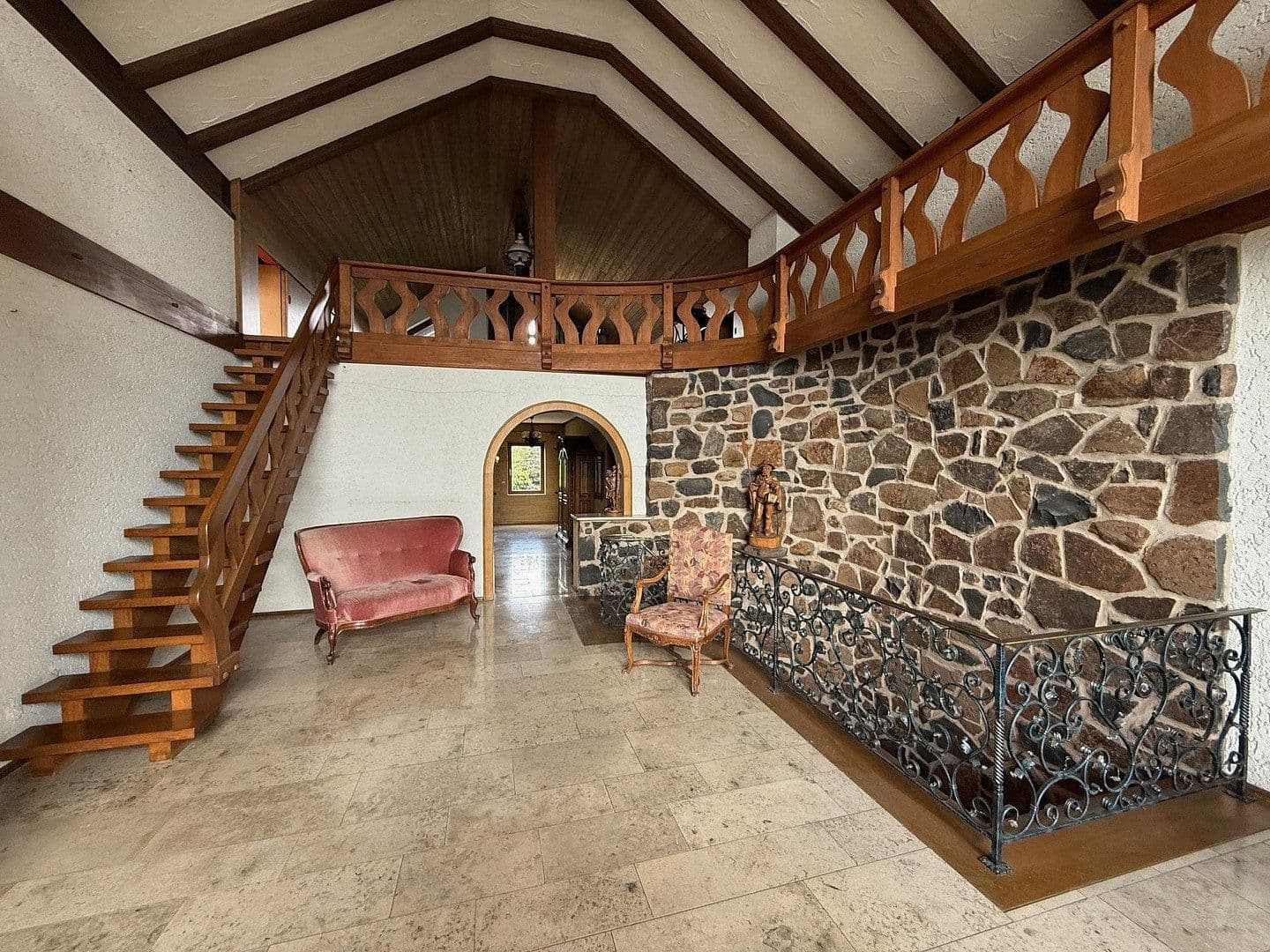 Prodej domu 478 m², pozemek 1.827 m², Neuhof, Hessen Prodej domu 478 m², pozemek 1.827 m², Neuhof, Hessen