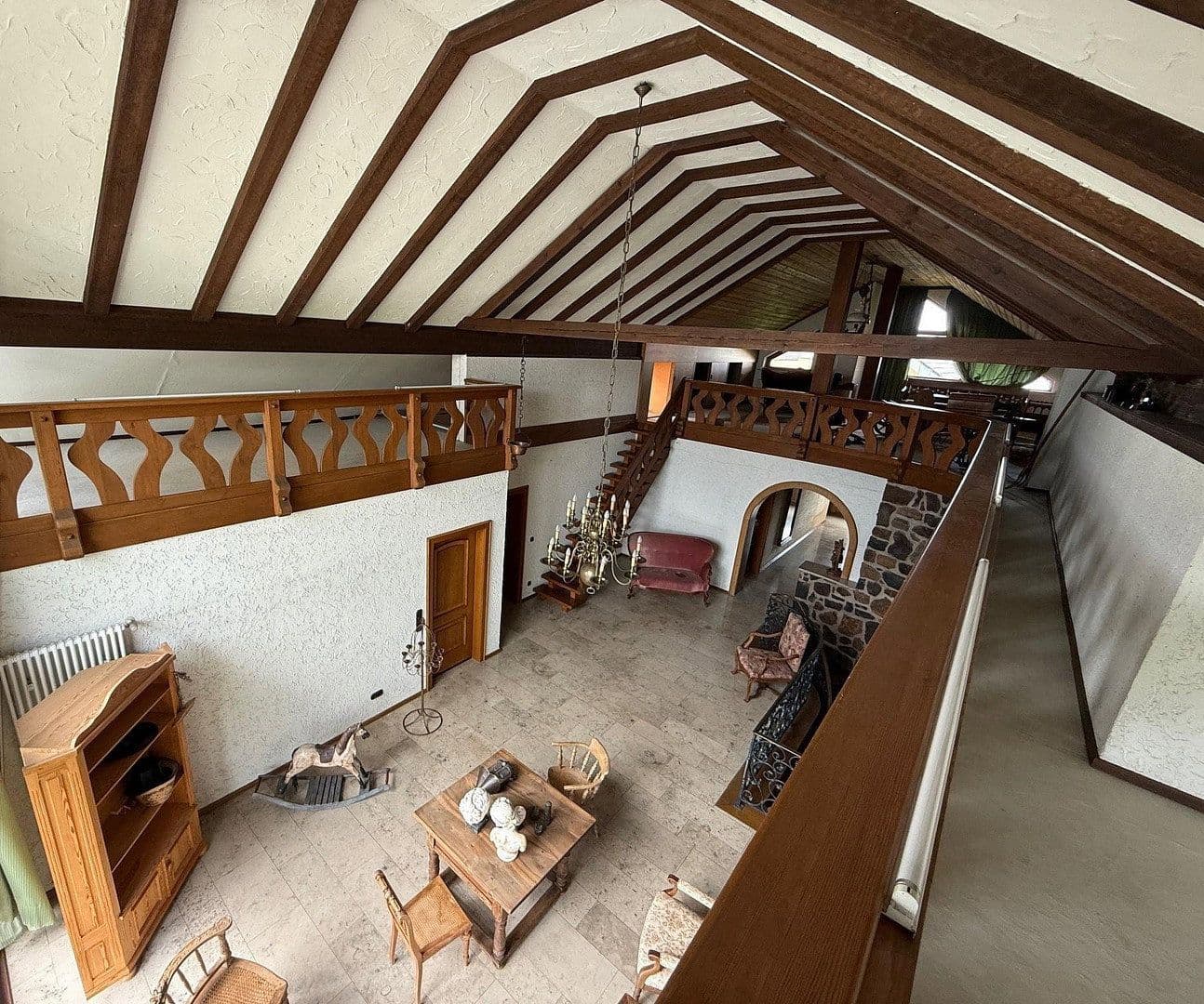 Prodej domu 478 m², pozemek 1.827 m², Neuhof, Hessen Prodej domu 478 m², pozemek 1.827 m², Neuhof, Hessen