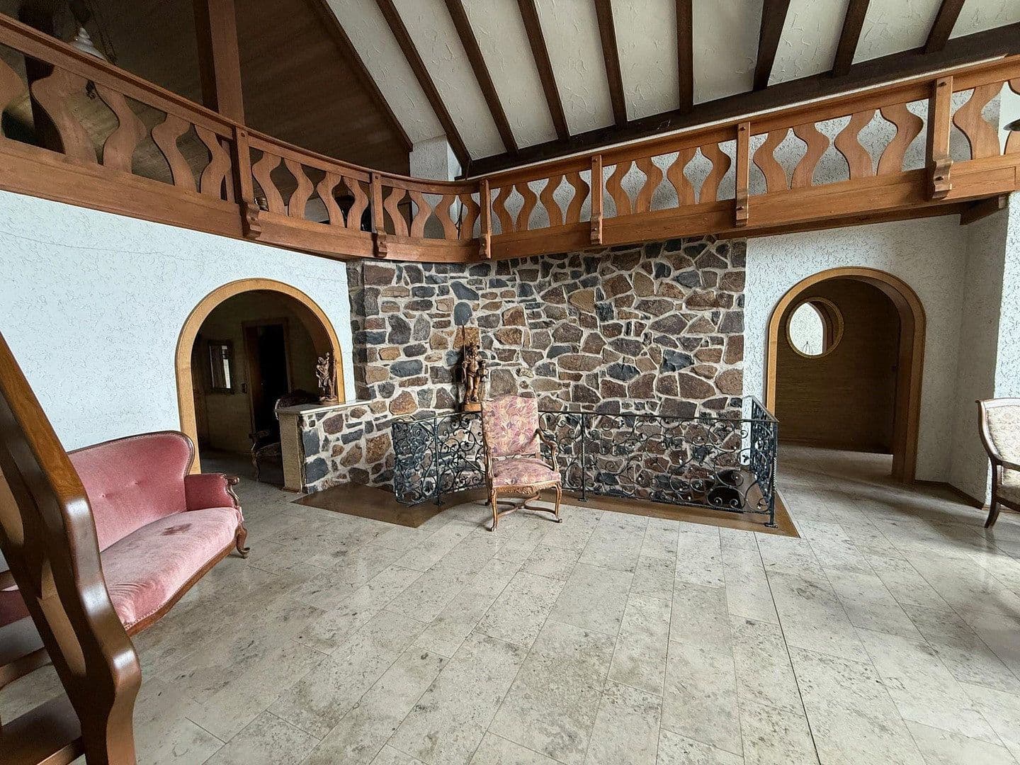 Prodej domu 478 m², pozemek 1.827 m², Neuhof, Hessen Prodej domu 478 m², pozemek 1.827 m², Neuhof, Hessen