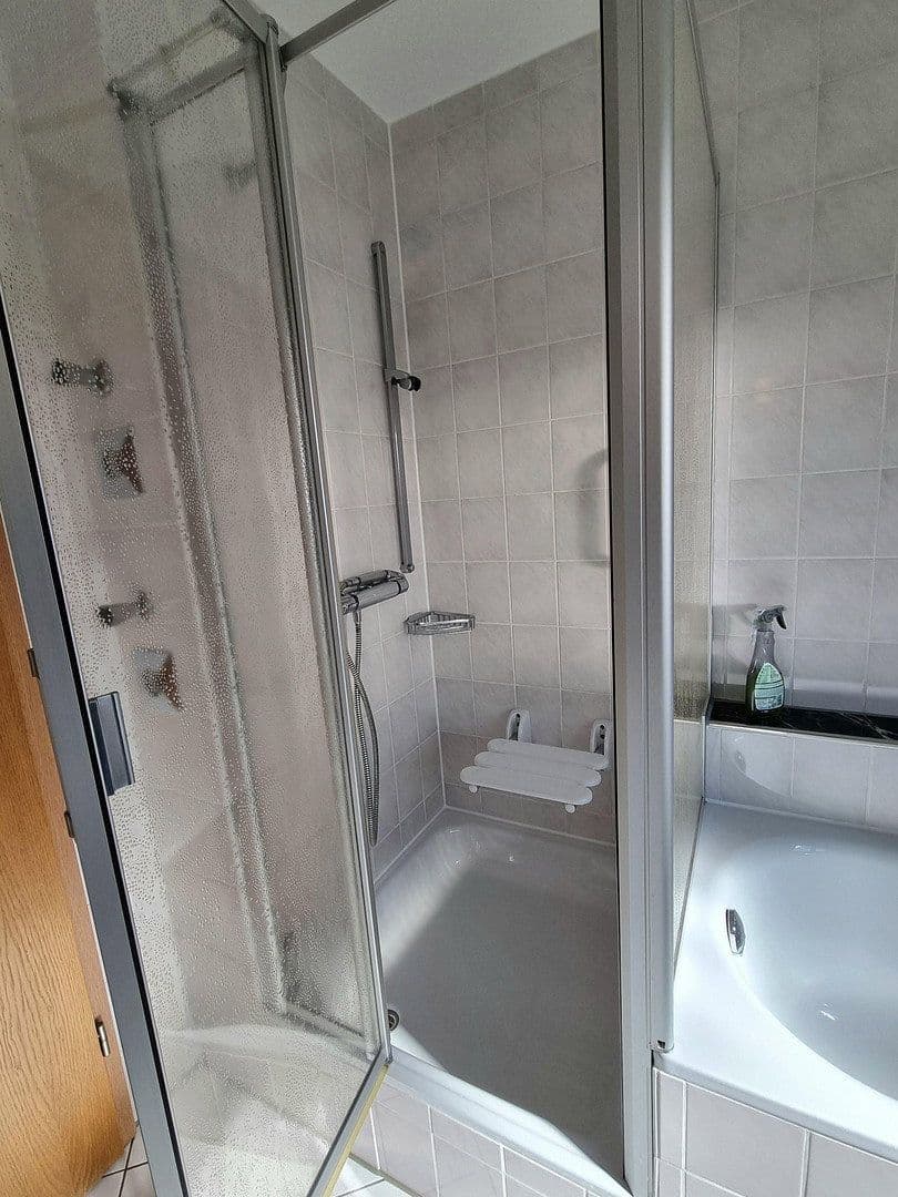 Pronájem bytu 3+kk 119 m², Bochum, Severní Porýní-Vestfálsko Pronájem bytu 3+kk 119 m², Bochum, Severní Porýní-Vestfálsko