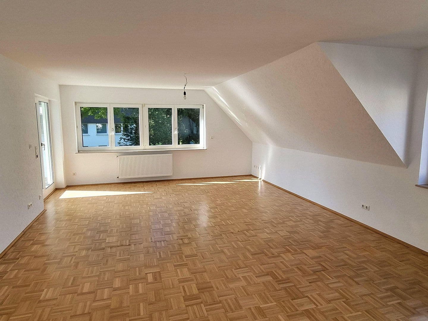 Pronájem bytu 3+kk 119 m², Bochum, Severní Porýní-Vestfálsko Pronájem bytu 3+kk 119 m², Bochum, Severní Porýní-Vestfálsko