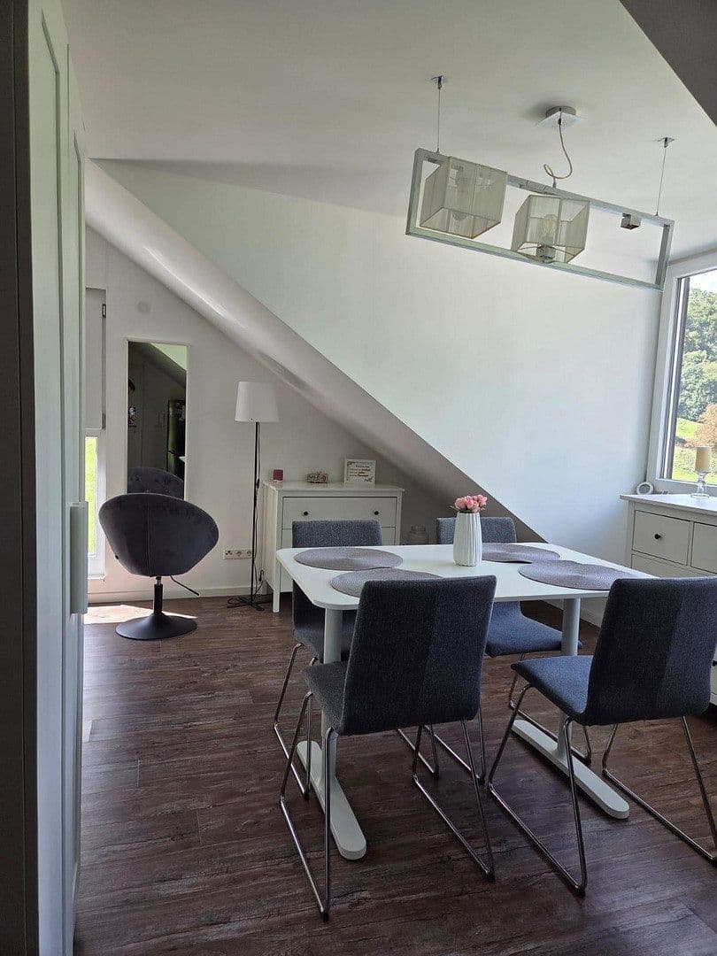 Pronájem bytu 1+1 47 m², Weinstadt, Bádensko-Württembersko Pronájem bytu 1+1 47 m², Weinstadt, Bádensko-Württembersko