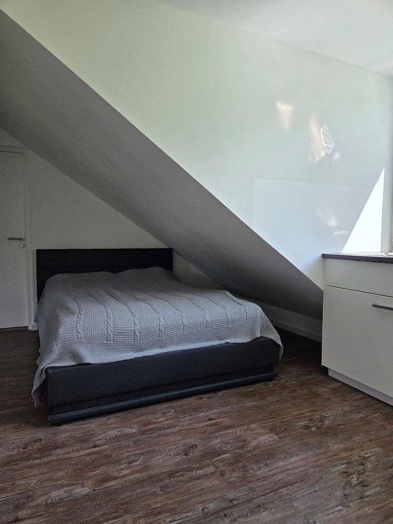 Pronájem bytu 1+1 47 m², Weinstadt, Bádensko-Württembersko Pronájem bytu 1+1 47 m², Weinstadt, Bádensko-Württembersko