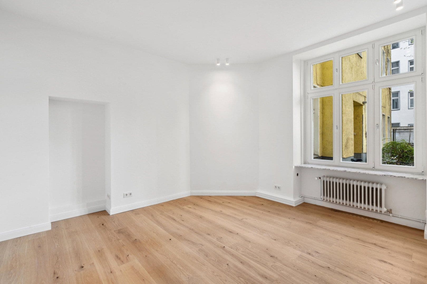 Prodej bytu 1+1 31 m², Weserstraße 54, neukölln, Berlín Prodej bytu 1+1 31 m², Weserstraße 54, neukölln, Berlín