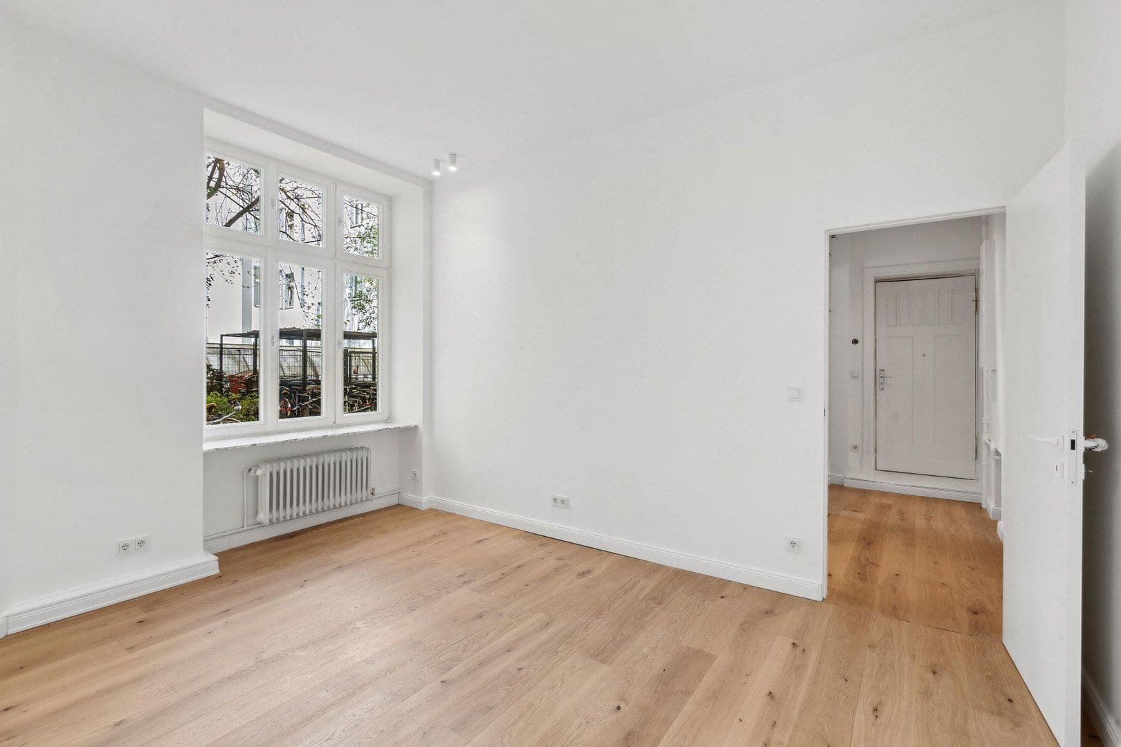 Prodej bytu 1+1 31 m², Weserstraße 54, neukölln, Berlín Prodej bytu 1+1 31 m², Weserstraße 54, neukölln, Berlín