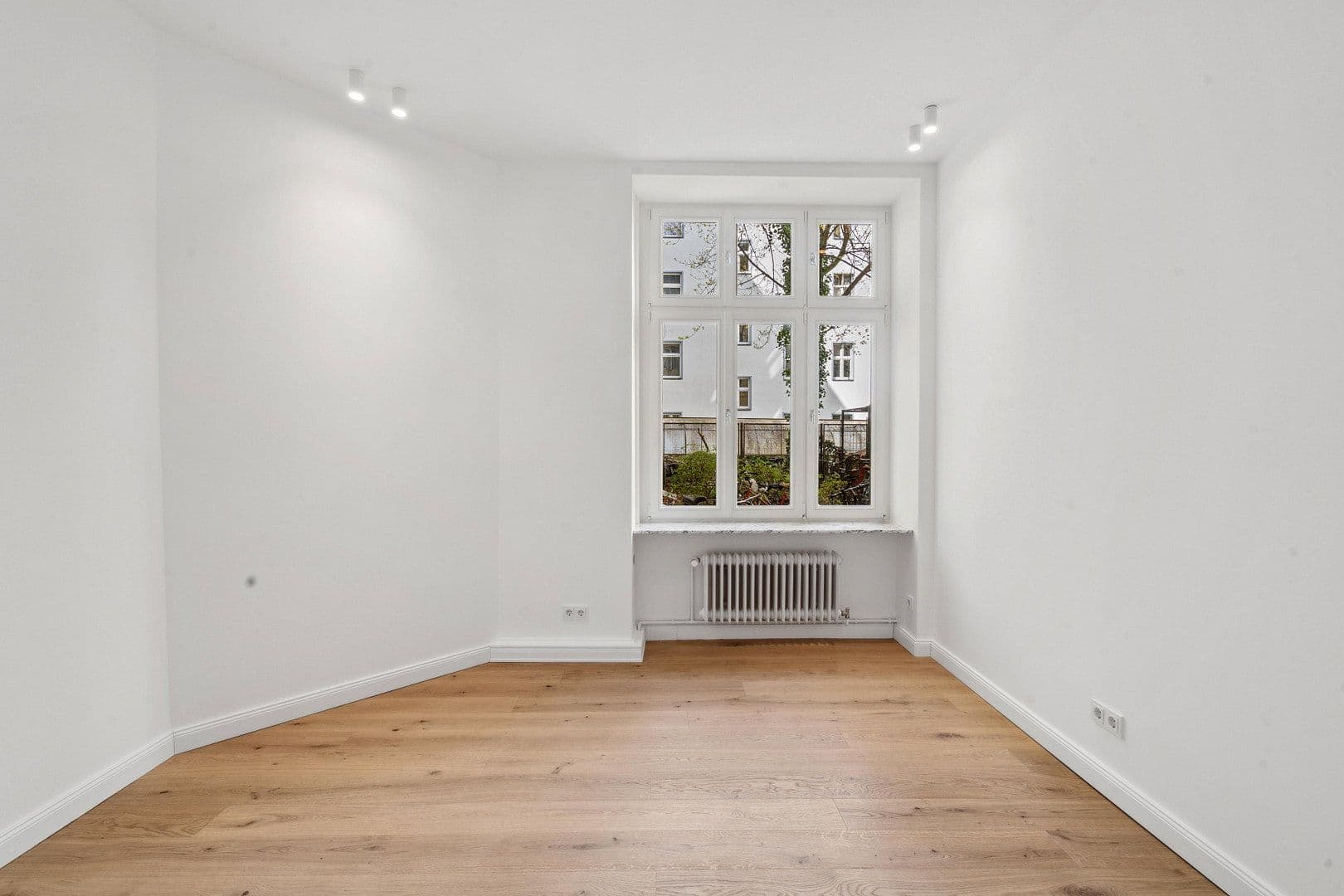 Prodej bytu 1+1 31 m², Weserstraße 54, neukölln, Berlín Prodej bytu 1+1 31 m², Weserstraße 54, neukölln, Berlín