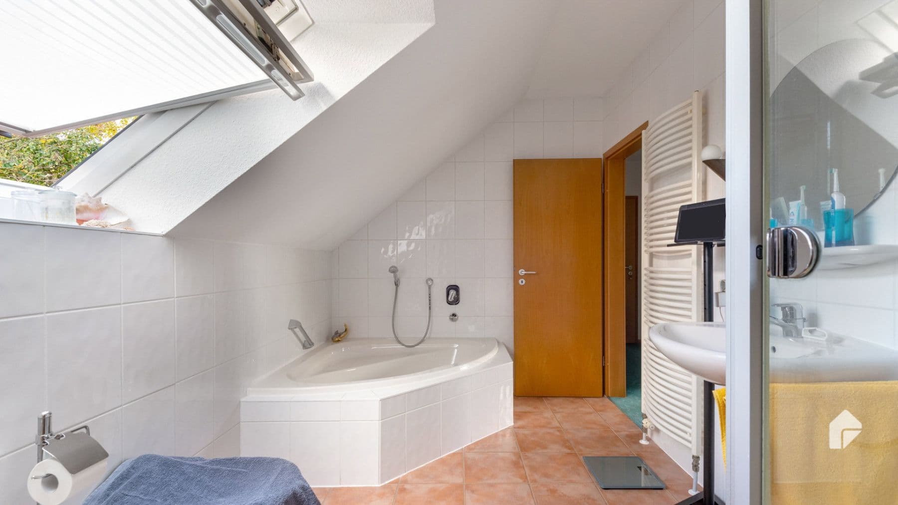 Pronájem bytu 3+kk 140 m², Niedernhausen, Hessen Pronájem bytu 3+kk 140 m², Niedernhausen, Hessen