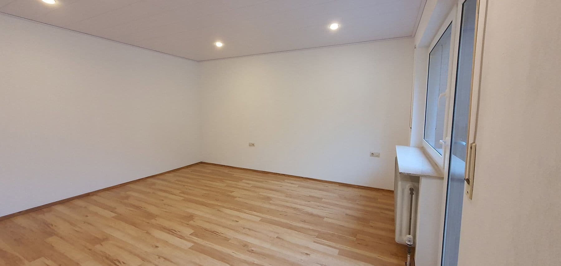 Pronájem bytu 5+kk 145 m², Böbingen an der Rems, Bádensko-Württembersko Pronájem bytu 5+kk 145 m², Böbingen an der Rems, Bádensko-Württembersko