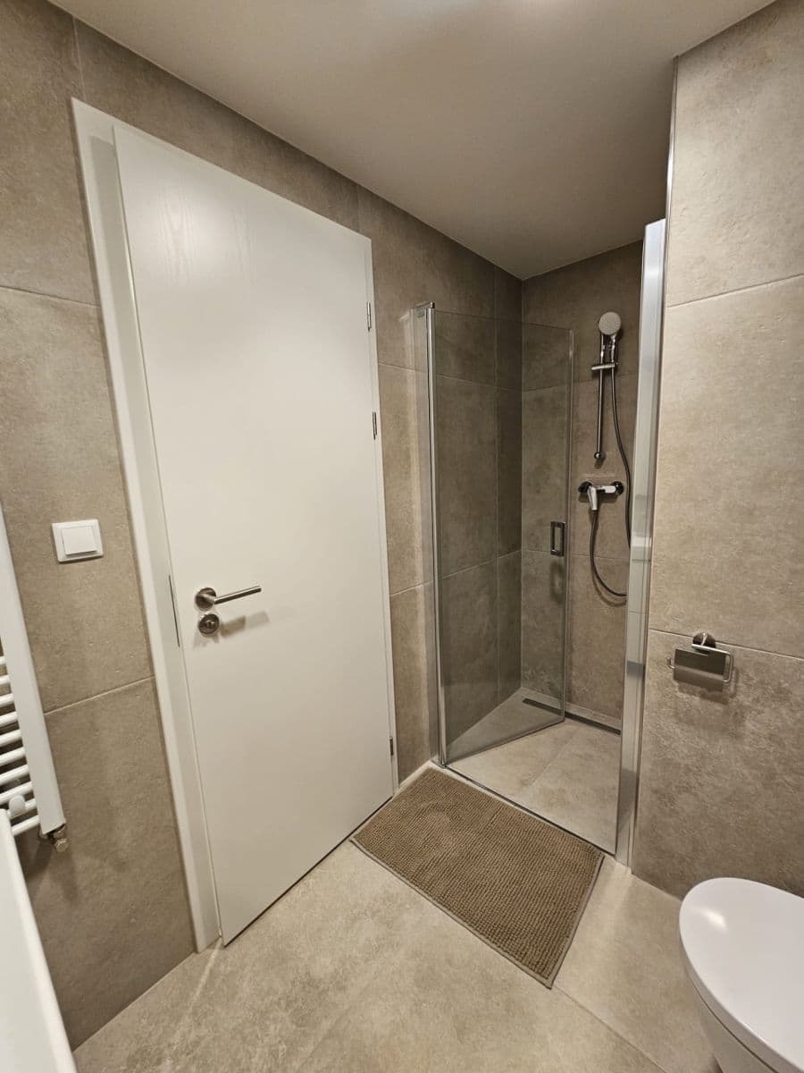 Pronájem bytu 1+kk 37 m², U Tesly, Praha, Praha Pronájem bytu 1+kk 37 m², U Tesly, Praha, Praha