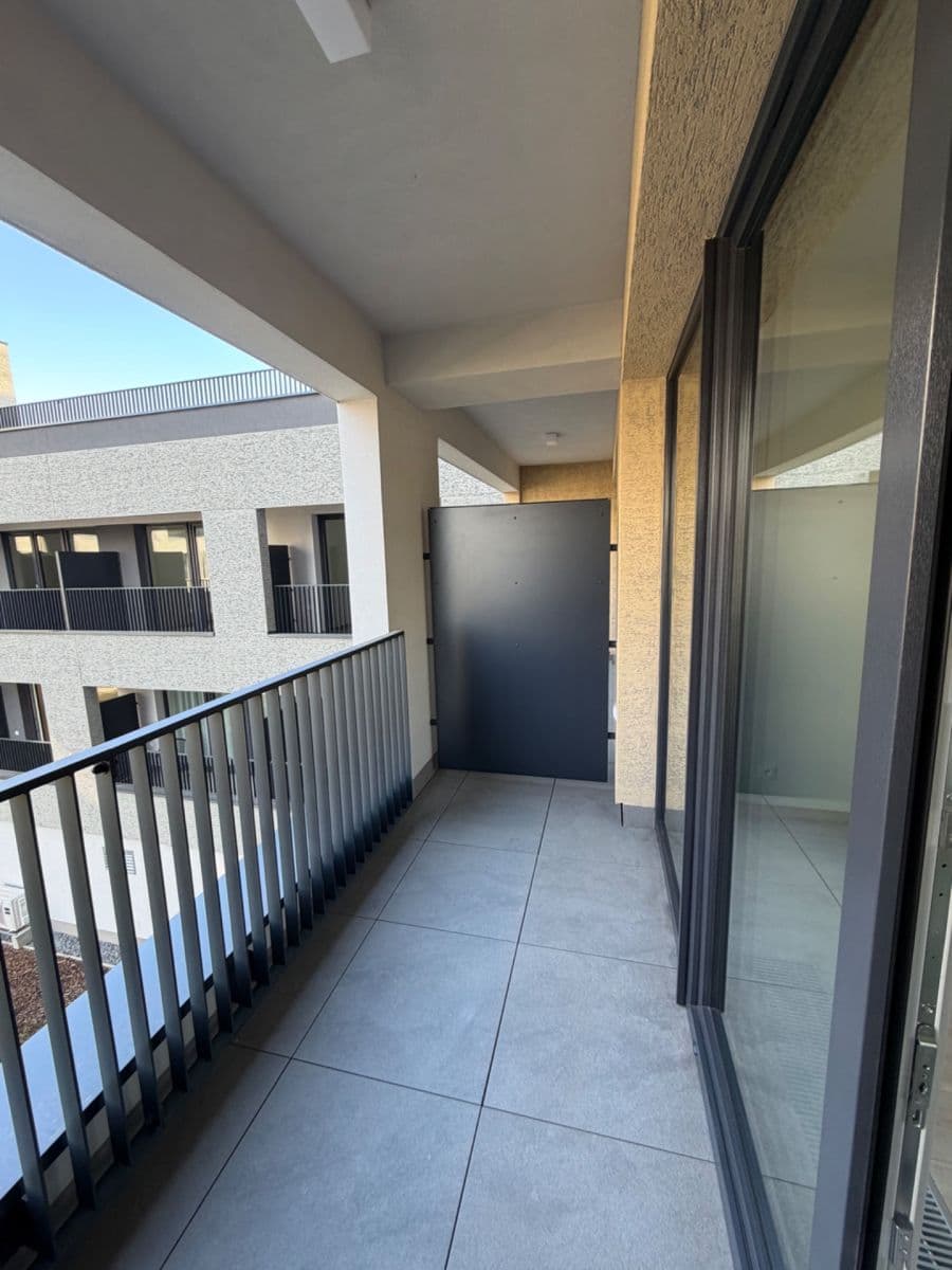 Pronájem bytu 1+kk 37 m², U Tesly, Praha, Praha Pronájem bytu 1+kk 37 m², U Tesly, Praha, Praha