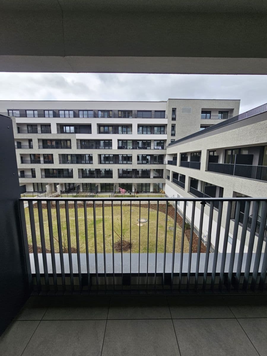 Pronájem bytu 1+kk 37 m², U Tesly, Praha, Praha Pronájem bytu 1+kk 37 m², U Tesly, Praha, Praha