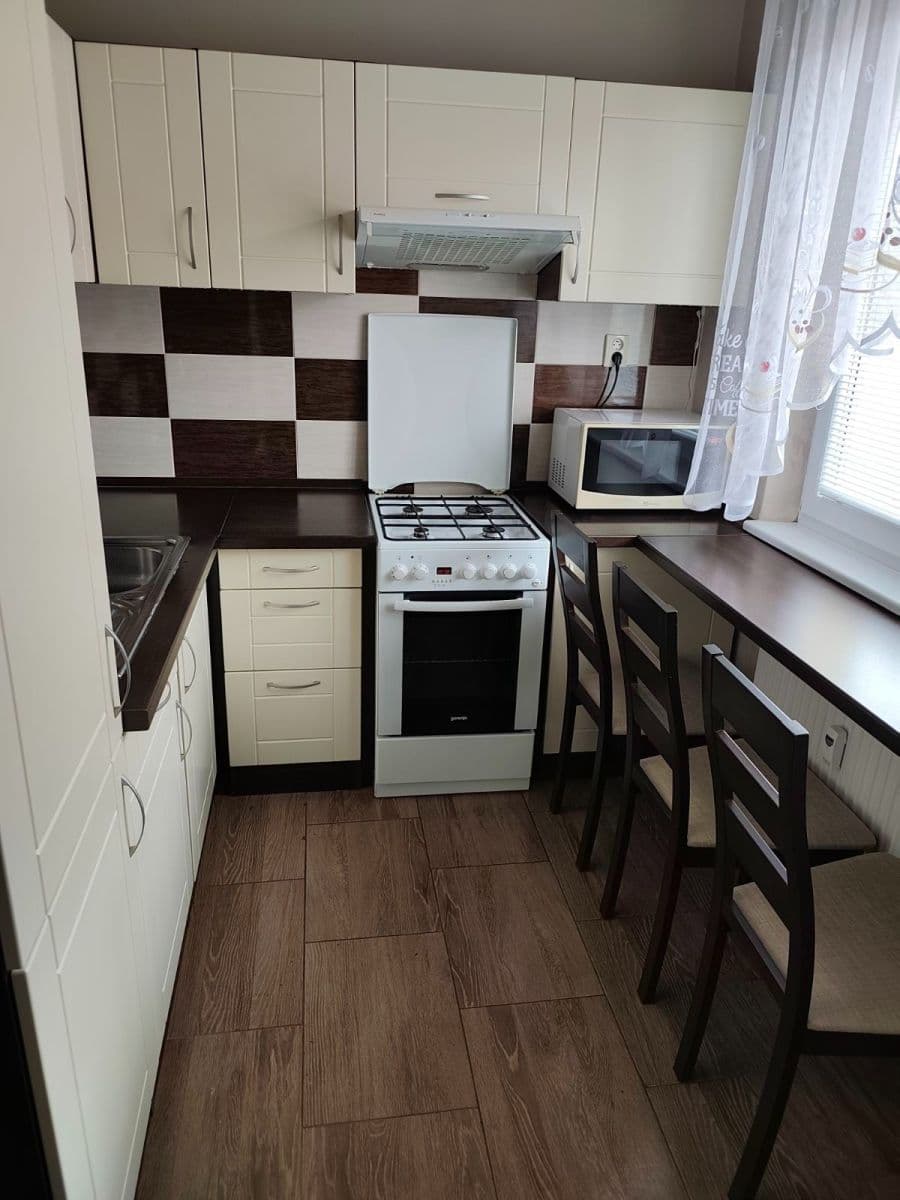 Prodej bytu 2+1 56 m², Pionierska, Považská Bystrica, Trenčiansky kraj Prodej bytu 2+1 56 m², Pionierska, Považská Bystrica, Trenčiansky kraj