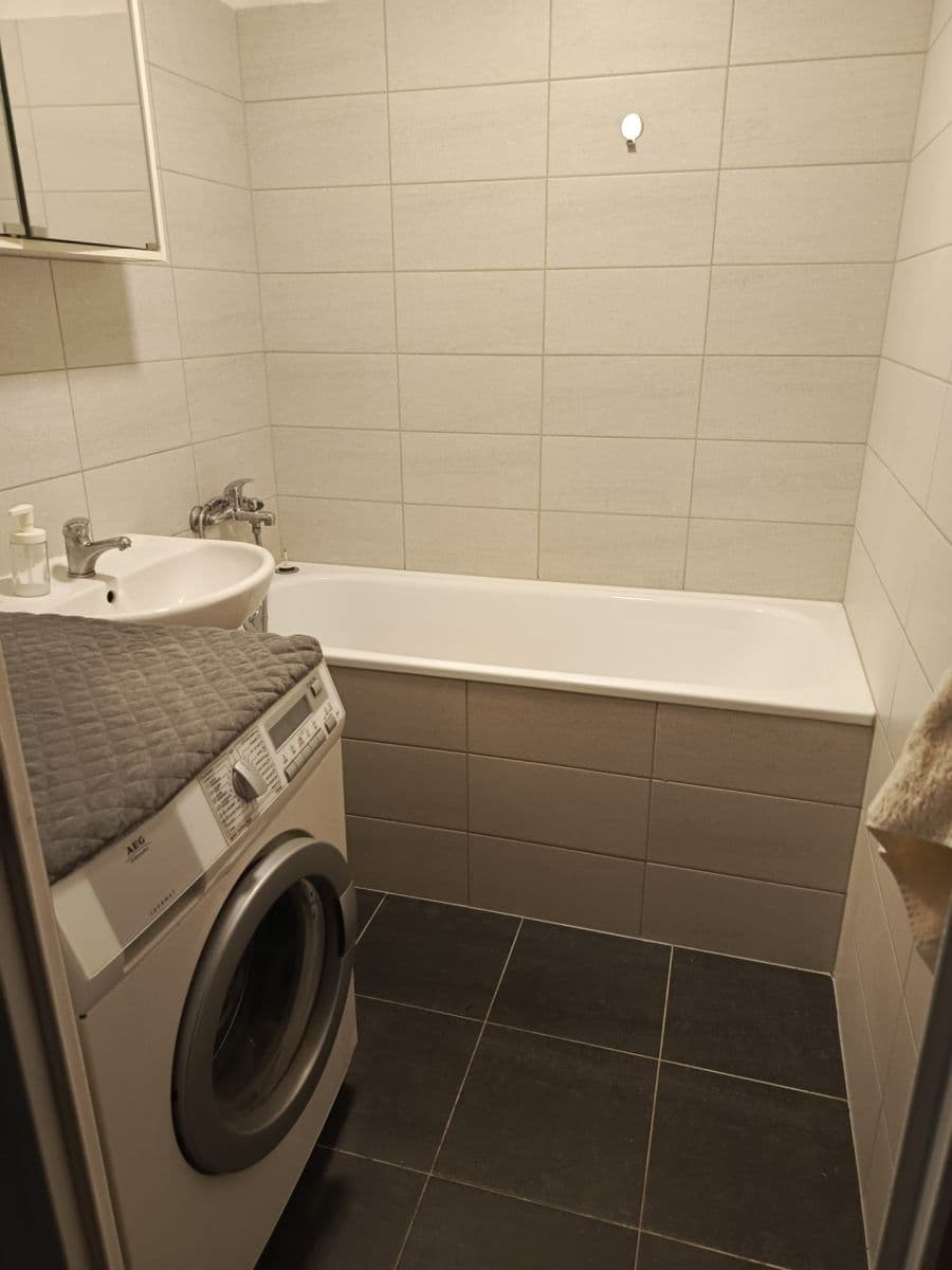 Pronájem bytu 4+1 104 m², Anderleho, Praha, Praha Pronájem bytu 4+1 104 m², Anderleho, Praha, Praha