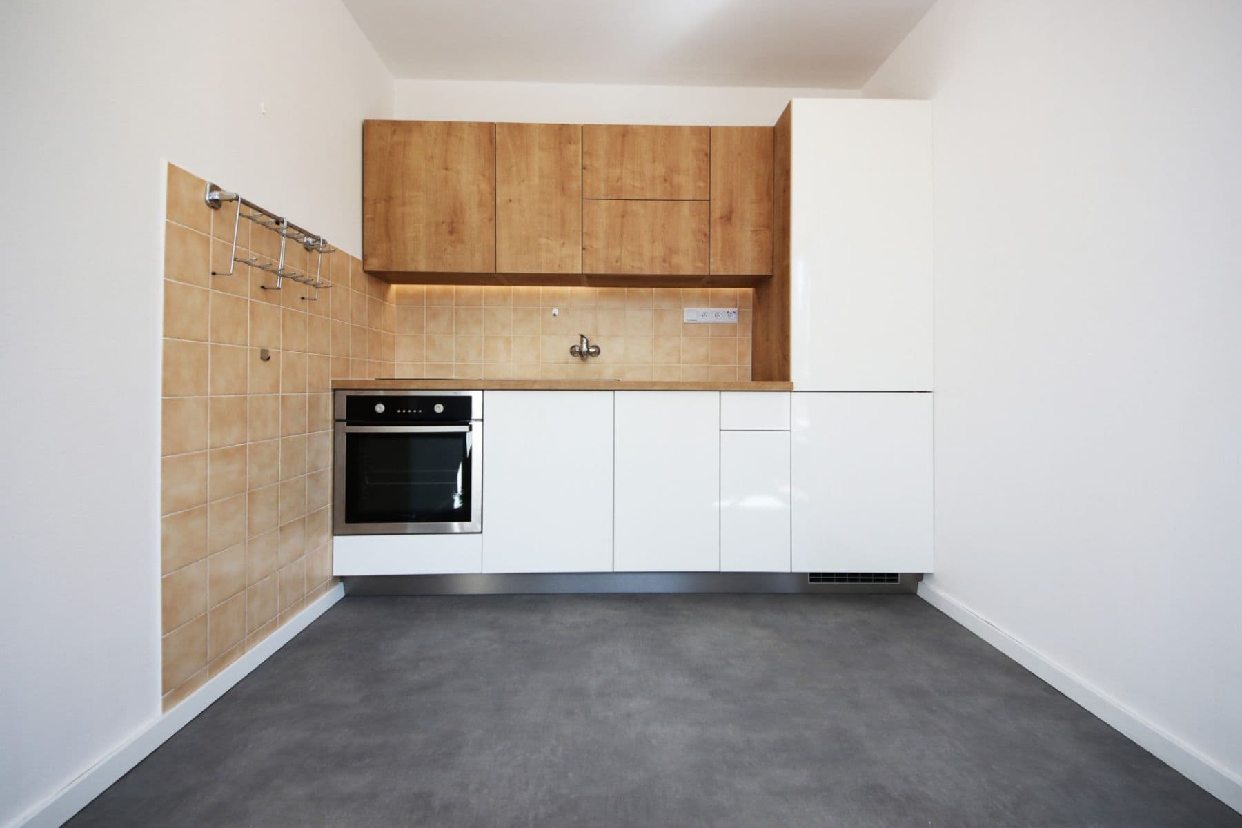 Pronájem bytu 3+1 56 m², Pujmanové, Praha, Praha Pronájem bytu 3+1 56 m², Pujmanové, Praha, Praha
