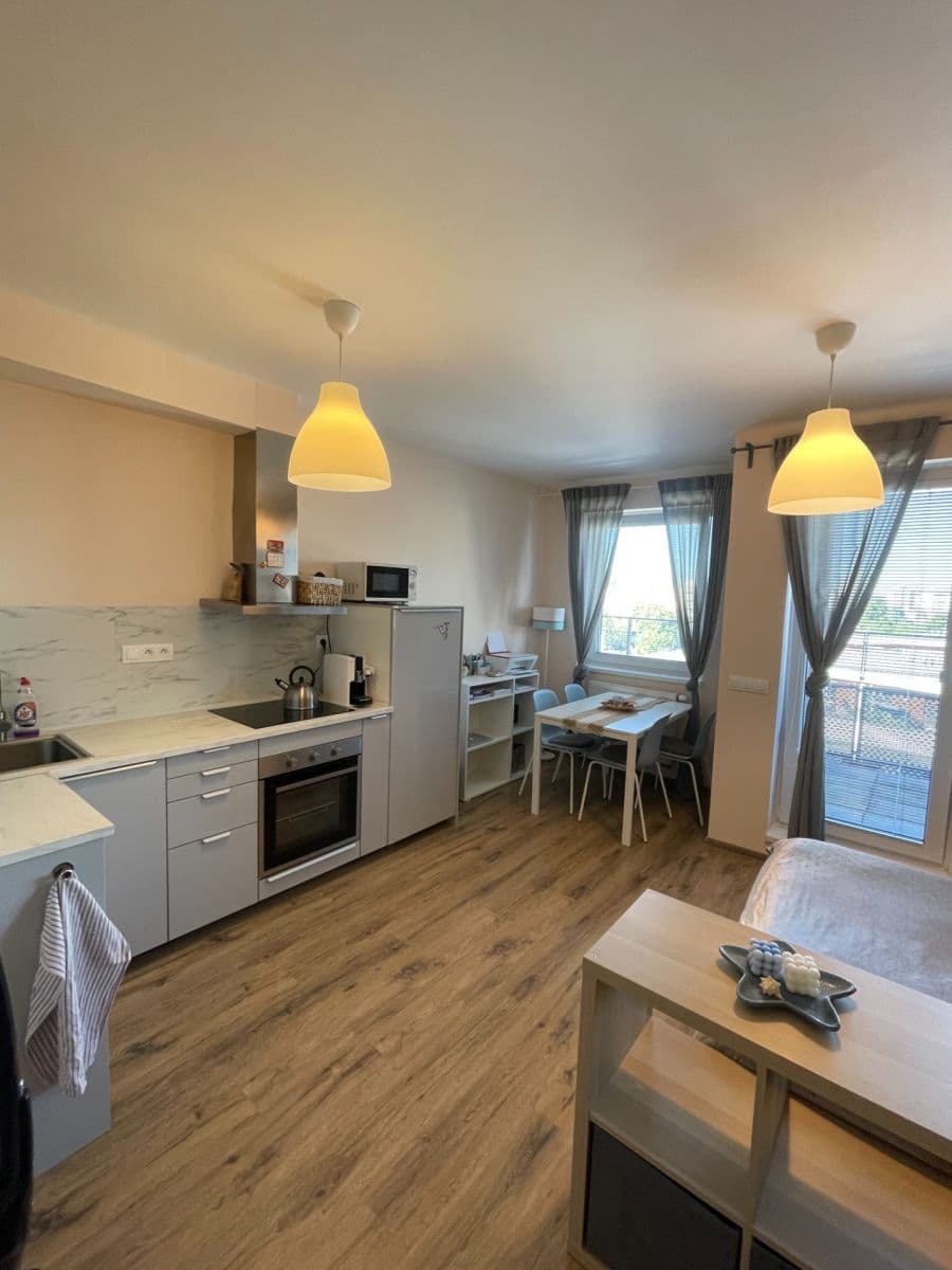 Pronájem bytu 1+kk 33 m², Škrábkových, Praha, Praha Pronájem bytu 1+kk 33 m², Škrábkových, Praha, Praha