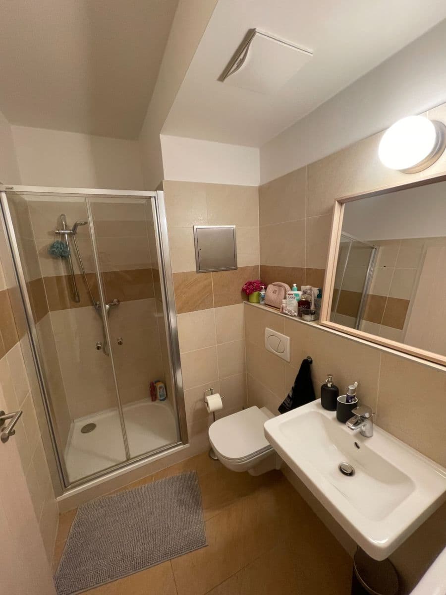 Pronájem bytu 1+kk 33 m², Škrábkových, Praha, Praha Pronájem bytu 1+kk 33 m², Škrábkových, Praha, Praha