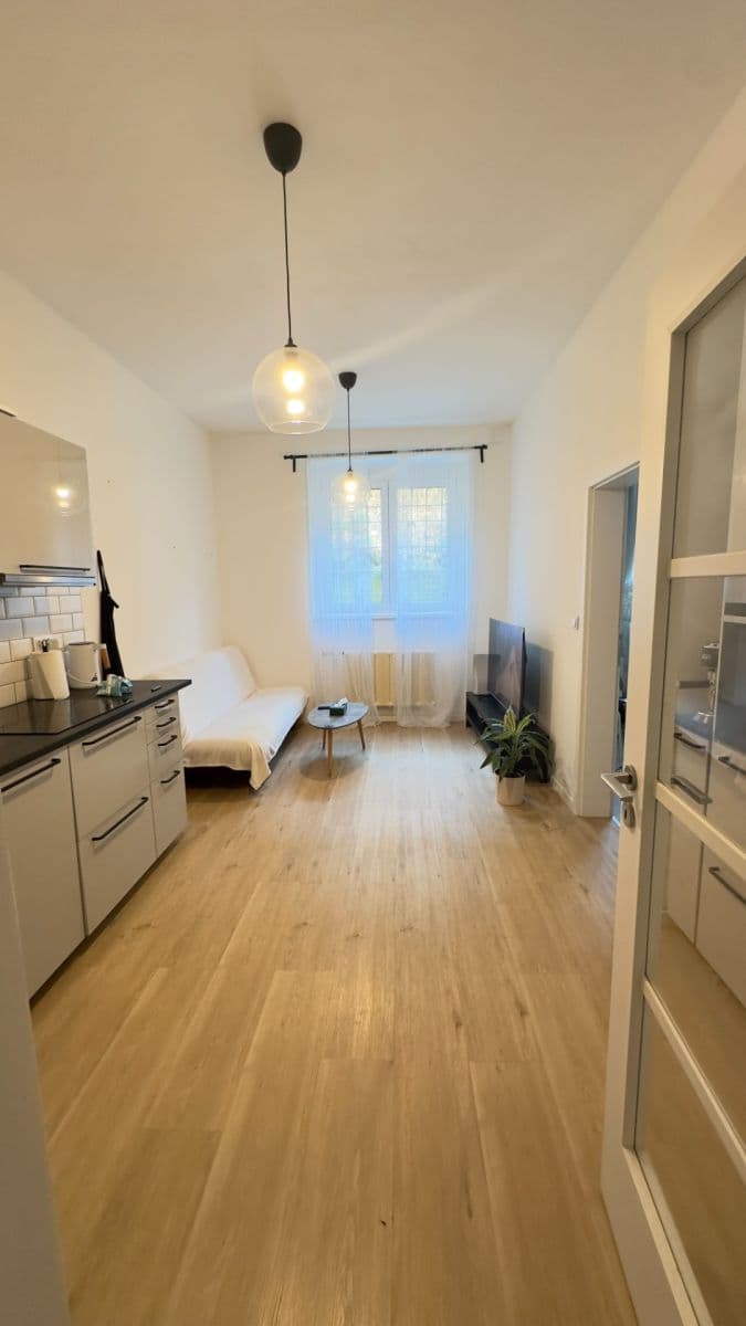 Prodej bytu 2+kk 40 m², Pod Vilami, Praha, Praha Prodej bytu 2+kk 40 m², Pod Vilami, Praha, Praha