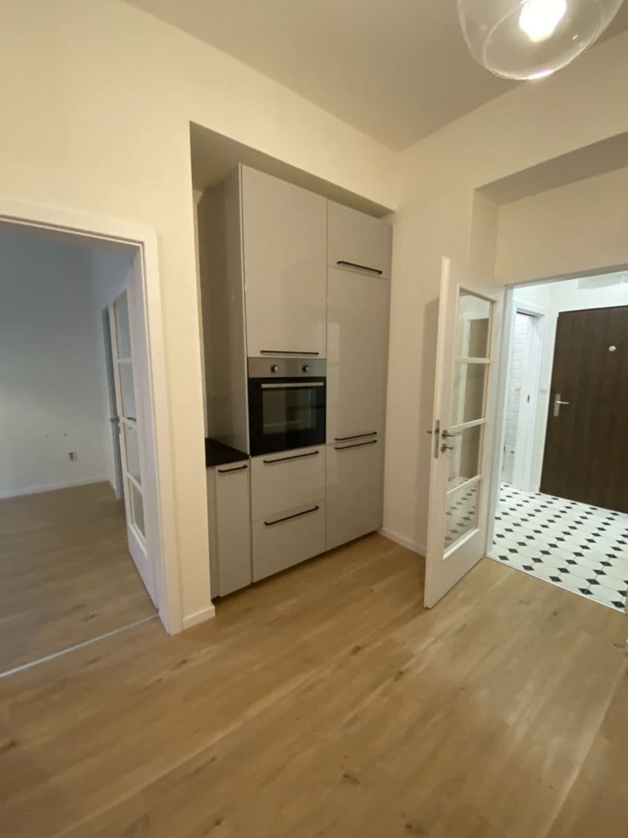 Prodej bytu 2+kk 40 m², Pod Vilami, Praha, Praha Prodej bytu 2+kk 40 m², Pod Vilami, Praha, Praha