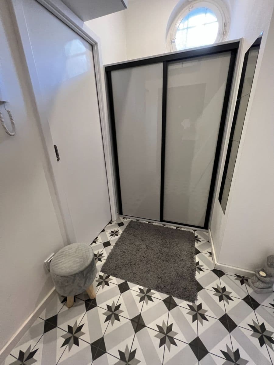 Prodej bytu 1+kk 21 m², Pod Vilami, Praha, Praha Prodej bytu 1+kk 21 m², Pod Vilami, Praha, Praha