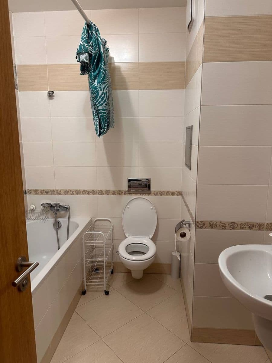 Pronájem bytu 1+kk 41 m², Modenská, Praha, Praha Pronájem bytu 1+kk 41 m², Modenská, Praha, Praha