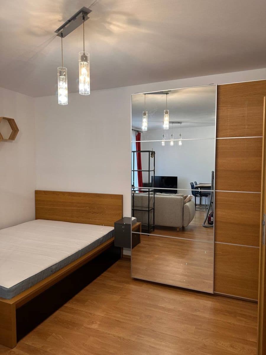 Pronájem bytu 1+kk 41 m², Modenská, Praha, Praha Pronájem bytu 1+kk 41 m², Modenská, Praha, Praha