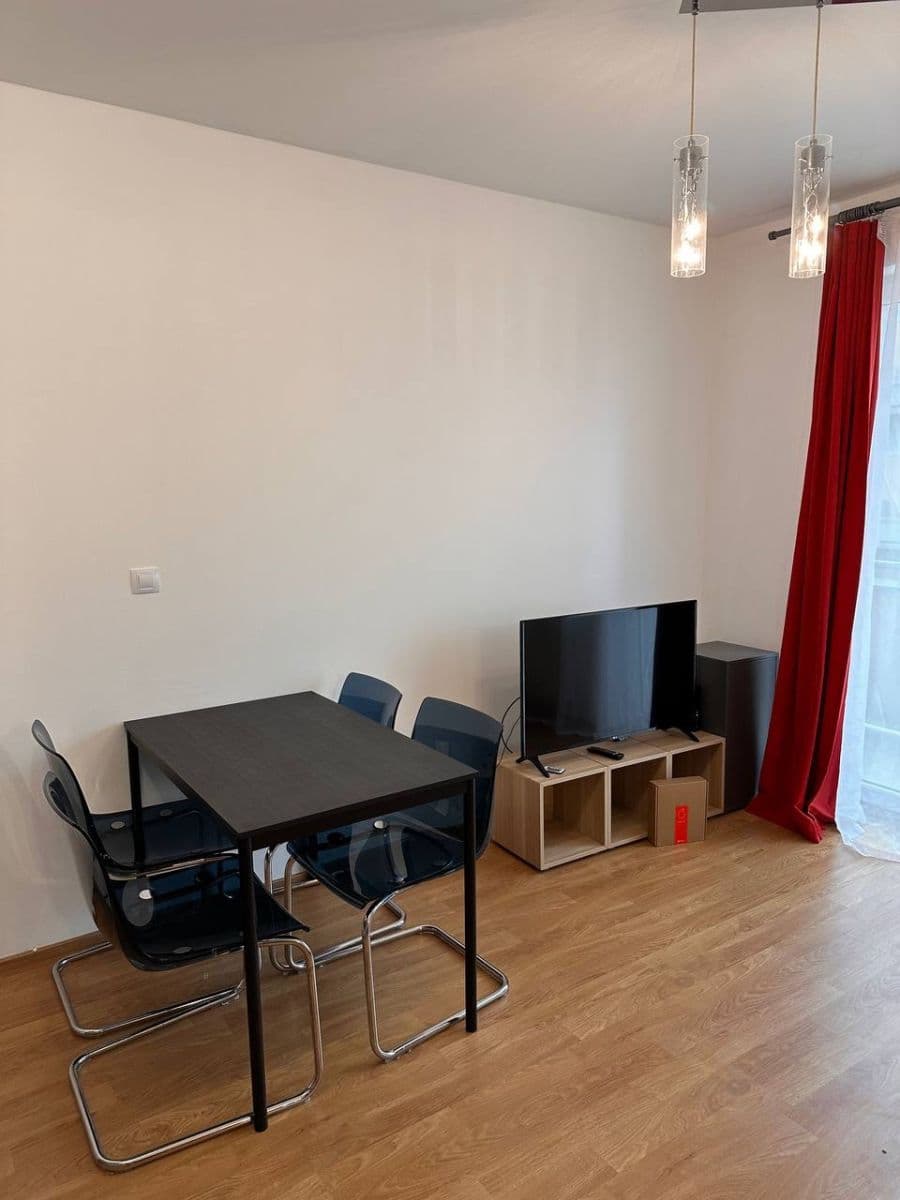Pronájem bytu 1+kk 41 m², Modenská, Praha, Praha Pronájem bytu 1+kk 41 m², Modenská, Praha, Praha
