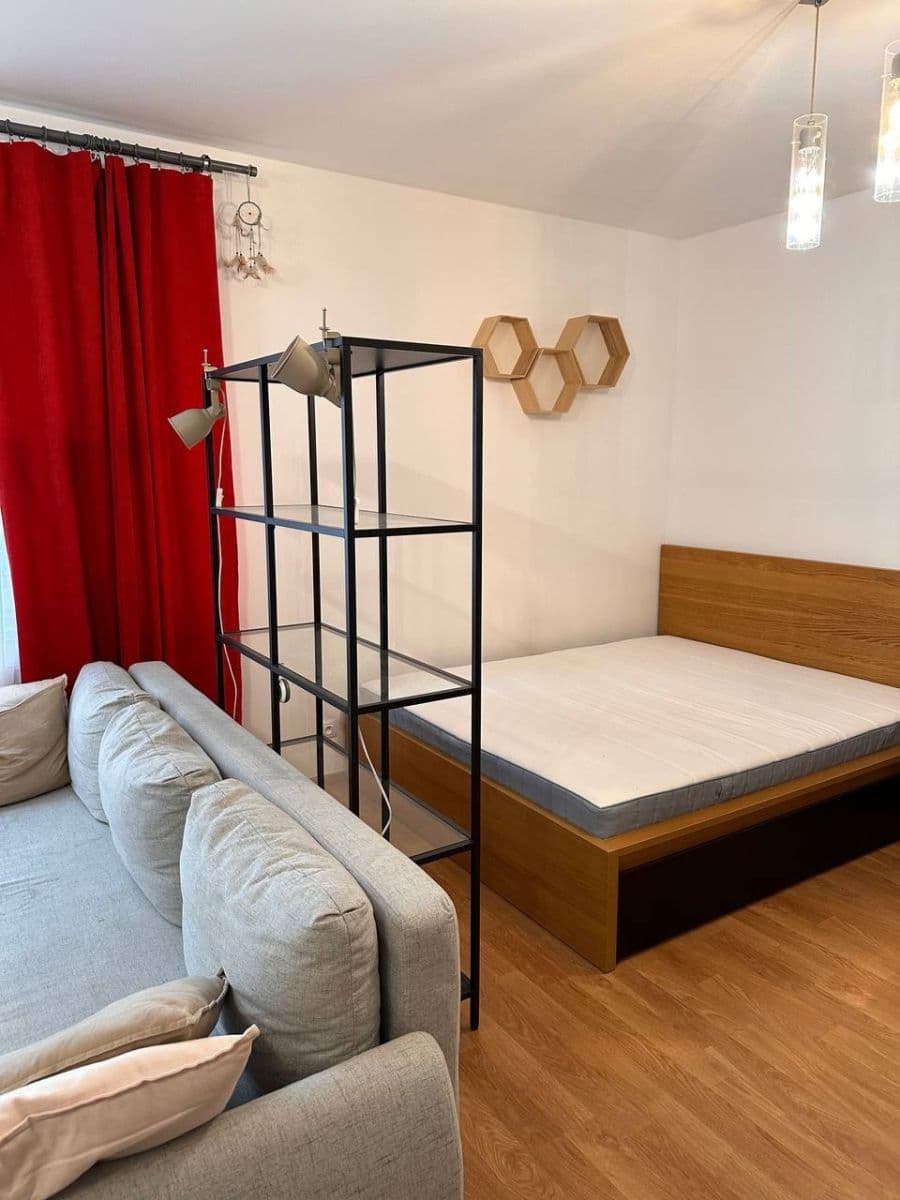 Pronájem bytu 1+kk 41 m², Modenská, Praha, Praha Pronájem bytu 1+kk 41 m², Modenská, Praha, Praha
