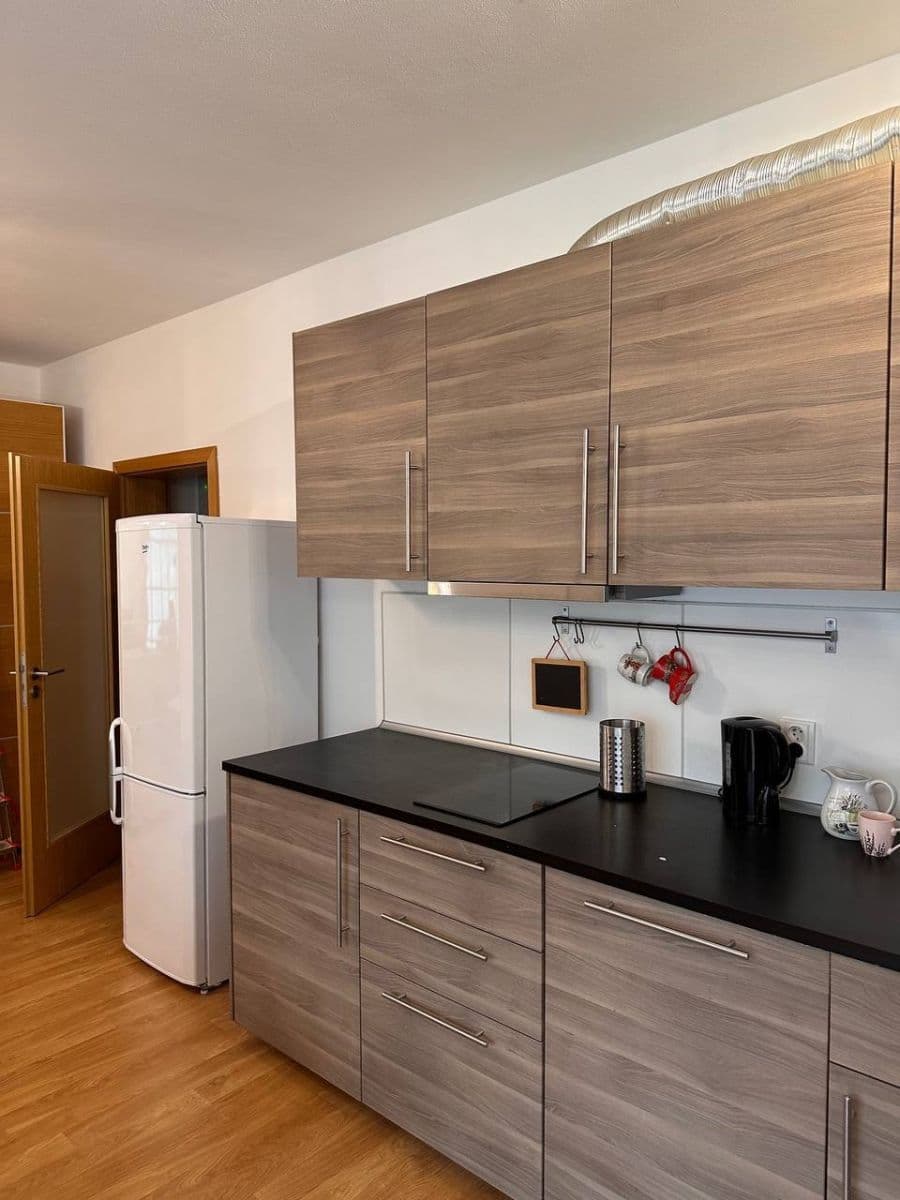 Pronájem bytu 1+kk 41 m², Modenská, Praha, Praha Pronájem bytu 1+kk 41 m², Modenská, Praha, Praha