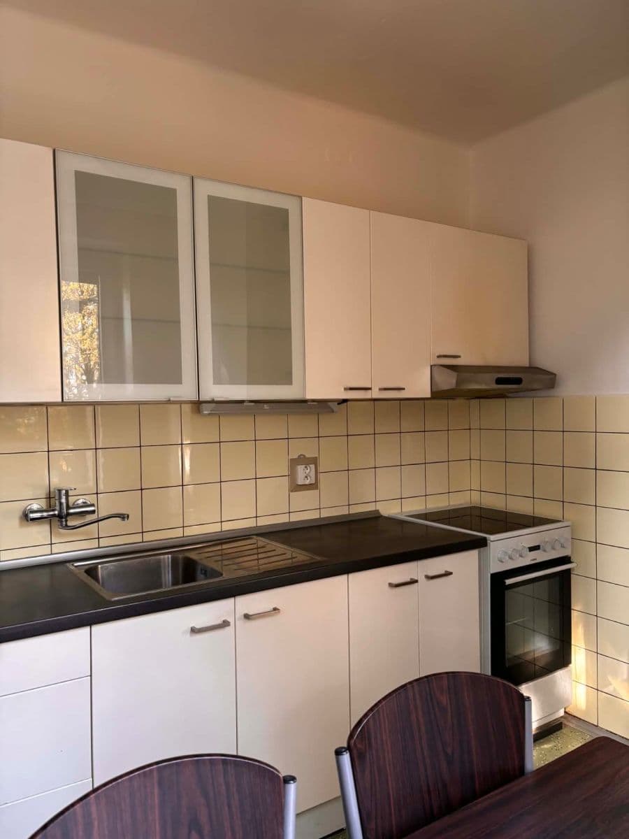 Pronájem bytu 2+1 52 m², Mukařovská, Praha, Praha Pronájem bytu 2+1 52 m², Mukařovská, Praha, Praha