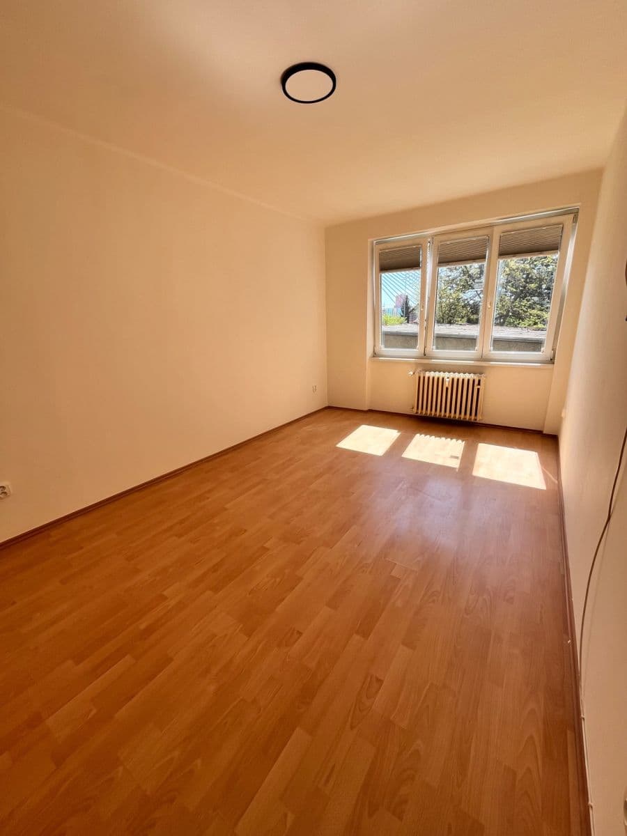 Pronájem bytu 2+1 52 m², Mukařovská, Praha, Praha Pronájem bytu 2+1 52 m², Mukařovská, Praha, Praha