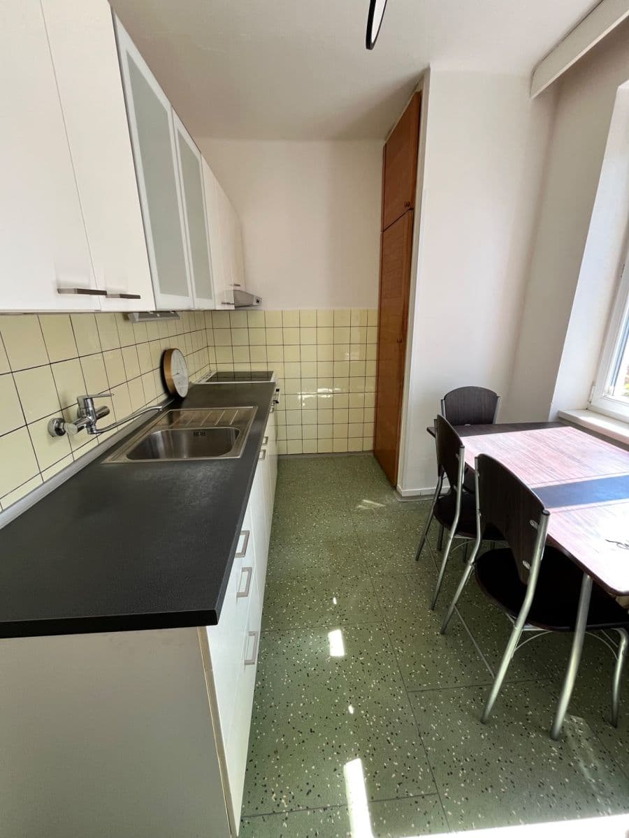 Pronájem bytu 2+1 52 m², Mukařovská, Praha, Praha Pronájem bytu 2+1 52 m², Mukařovská, Praha, Praha