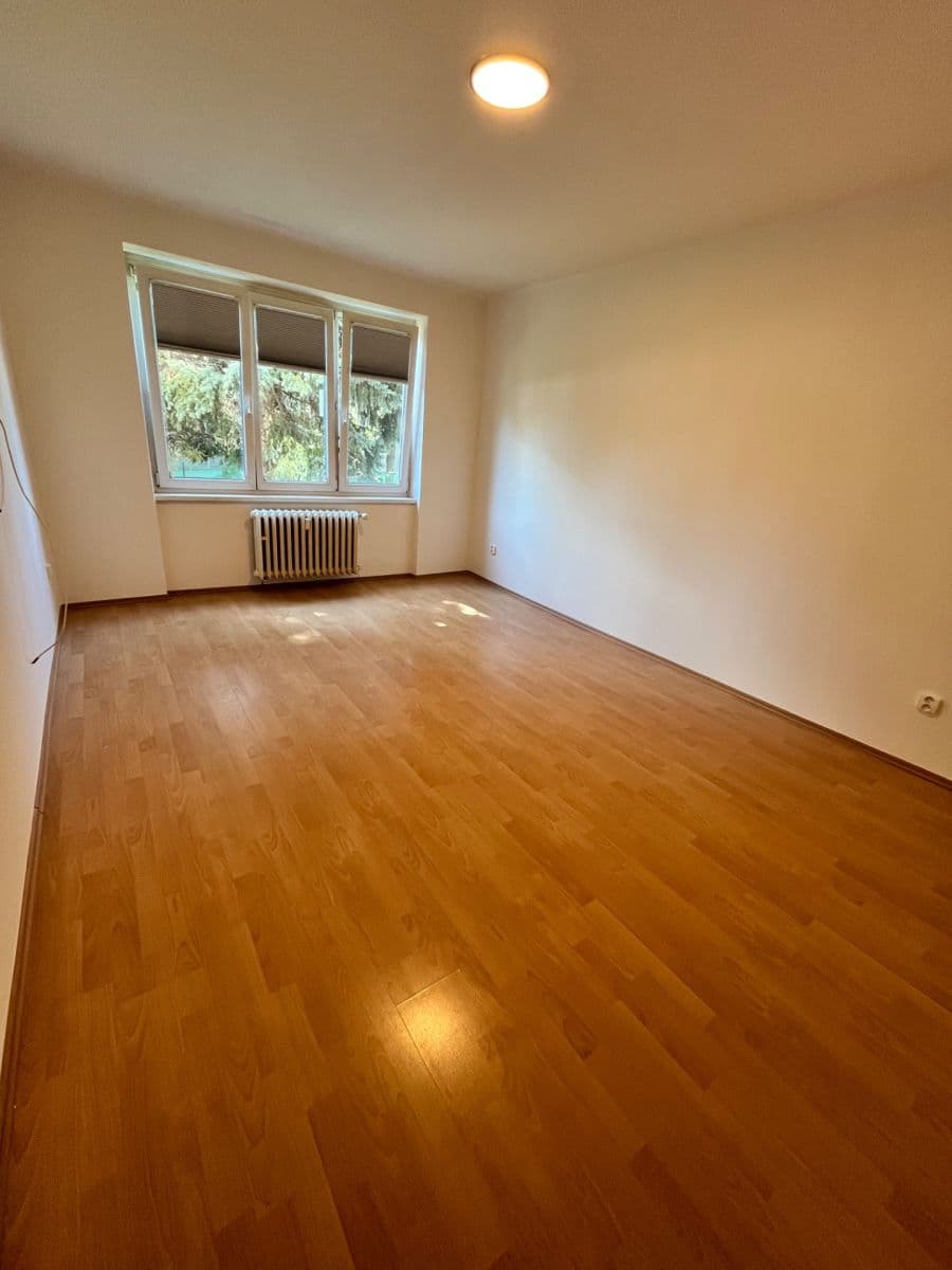 Pronájem bytu 2+1 52 m², Mukařovská, Praha, Praha Pronájem bytu 2+1 52 m², Mukařovská, Praha, Praha