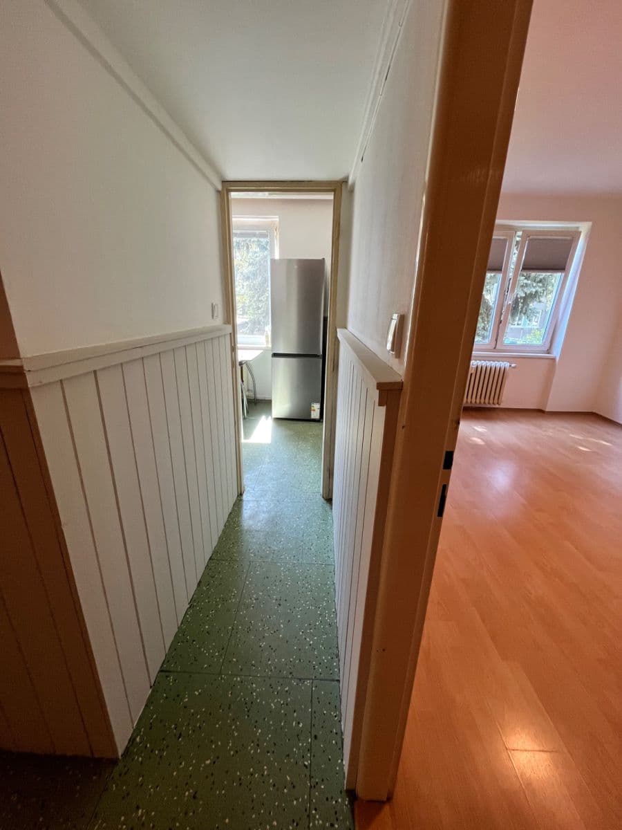 Pronájem bytu 2+1 52 m², Mukařovská, Praha, Praha Pronájem bytu 2+1 52 m², Mukařovská, Praha, Praha