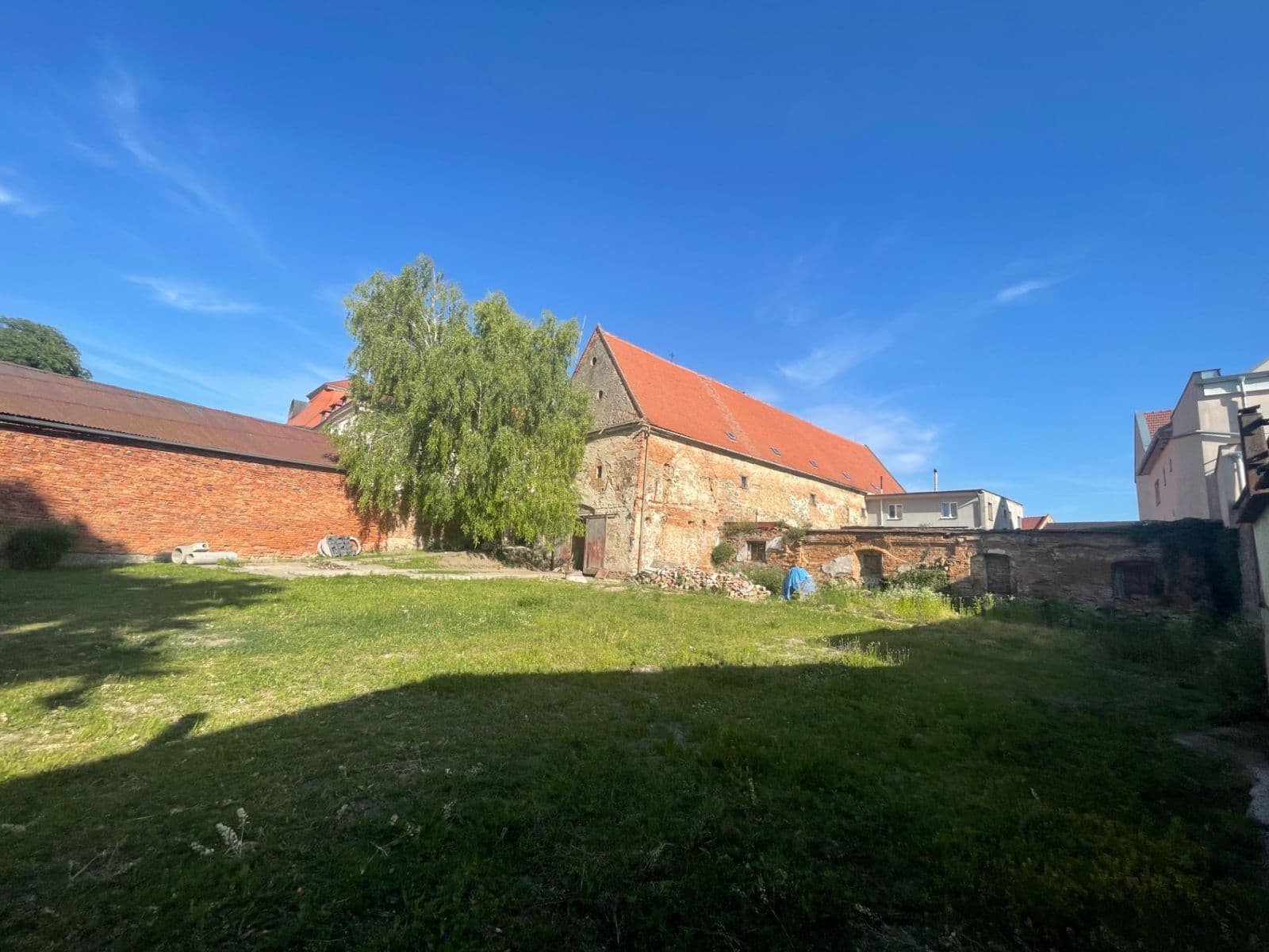Prodej domu 360 m², pozemek 1.800 m², nám. děk. Františka Kvapila, Nezamyslice, Olomoucký kraj Prodej domu 360 m², pozemek 1.800 m², nám. děk. Františka Kvapila, Nezamyslice, Olomoucký kraj