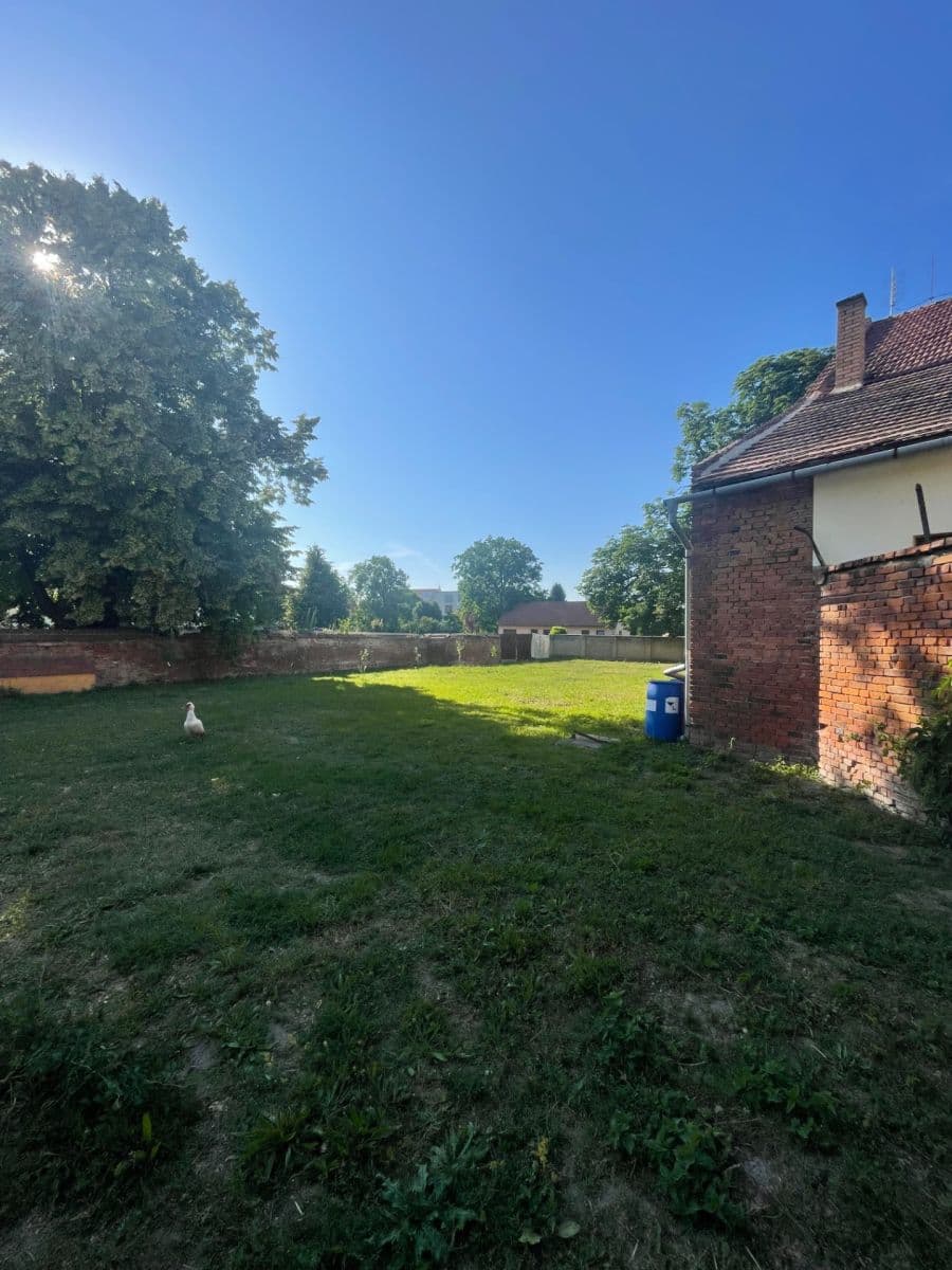 Prodej domu 360 m², pozemek 1.800 m², nám. děk. Františka Kvapila, Nezamyslice, Olomoucký kraj Prodej domu 360 m², pozemek 1.800 m², nám. děk. Františka Kvapila, Nezamyslice, Olomoucký kraj