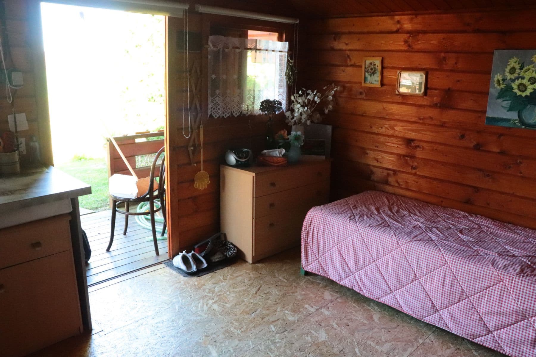 Prodej chaty, chalupy 15 m², pozemek 164 m², Roudné, Jihočeský kraj Prodej chaty, chalupy 15 m², pozemek 164 m², Roudné, Jihočeský kraj