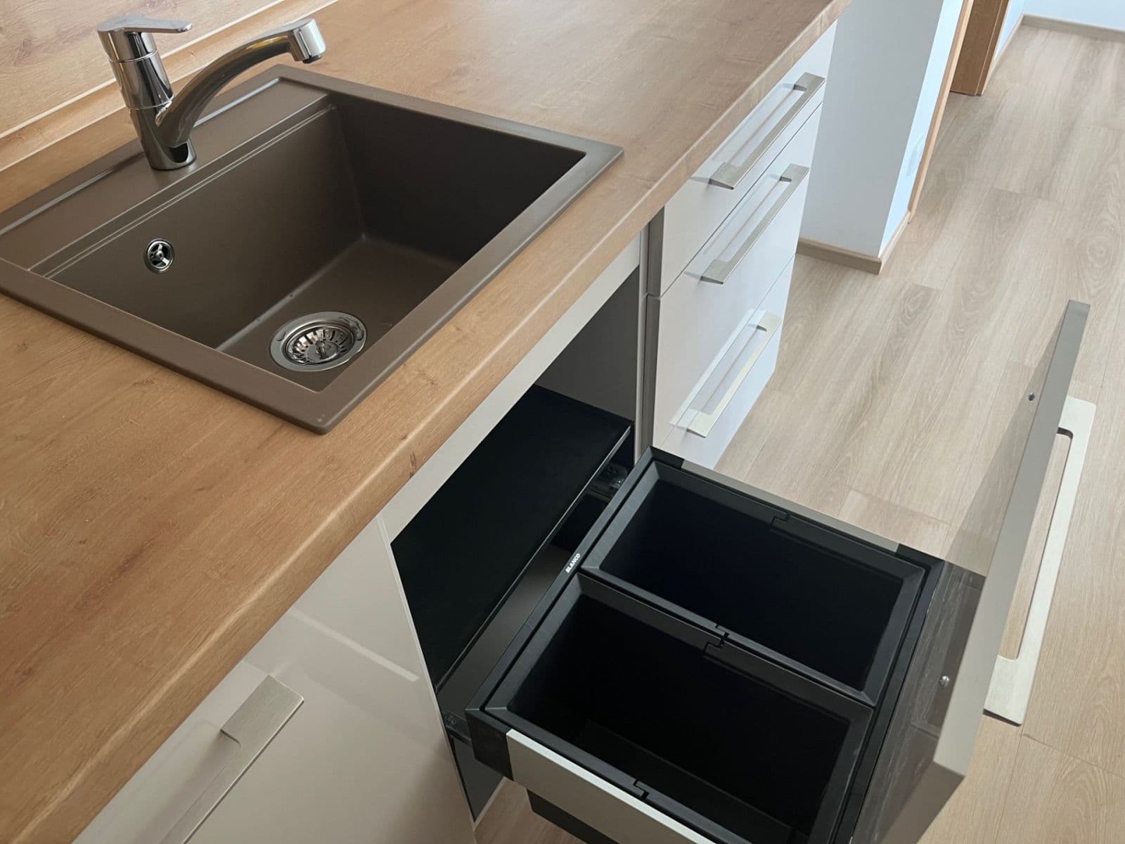 Pronájem bytu 2+kk 45 m², Honzíkova, Praha, Praha Pronájem bytu 2+kk 45 m², Honzíkova, Praha, Praha