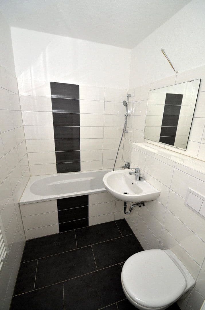 Pronájem bytu 2+1 48 m², Rigaer Strasse 1, Halle (Saale), Sasko-Anhaltsko Pronájem bytu 2+1 48 m², Rigaer Strasse 1, Halle (Saale), Sasko-Anhaltsko