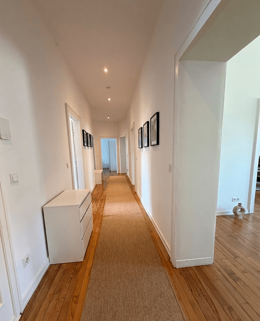 Pronájem bytu 4+1 140 m², Saarbrücken, Země Sársko Pronájem bytu 4+1 140 m², Saarbrücken, Země Sársko
