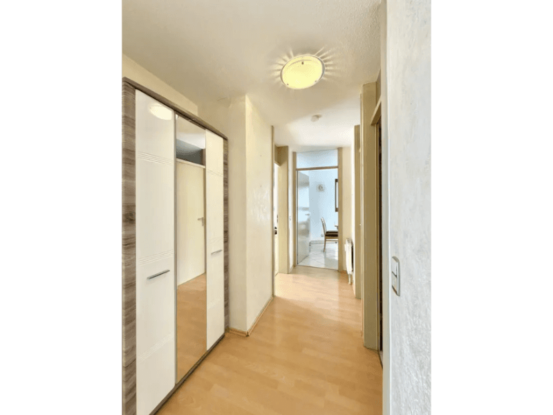 Pronájem bytu 2+1 66 m², Calmbacher Straße 2, Böblingen, Bádensko-Württembersko Pronájem bytu 2+1 66 m², Calmbacher Straße 2, Böblingen, Bádensko-Württembersko