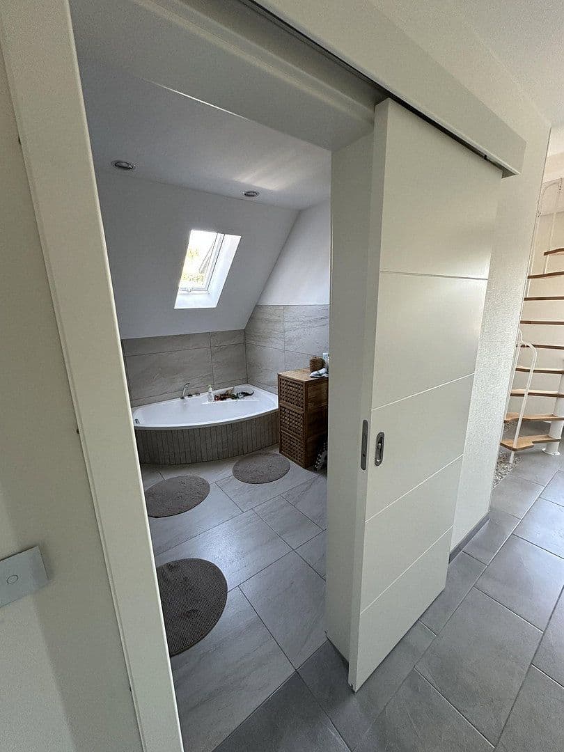 Prodej domu 240 m², pozemek 600 m², Bergneustadt, Severní Porýní-Vestfálsko Prodej domu 240 m², pozemek 600 m², Bergneustadt, Severní Porýní-Vestfálsko