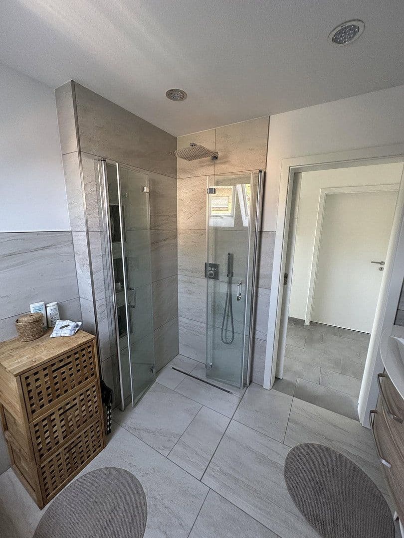 Prodej domu 240 m², pozemek 600 m², Bergneustadt, Severní Porýní-Vestfálsko Prodej domu 240 m², pozemek 600 m², Bergneustadt, Severní Porýní-Vestfálsko